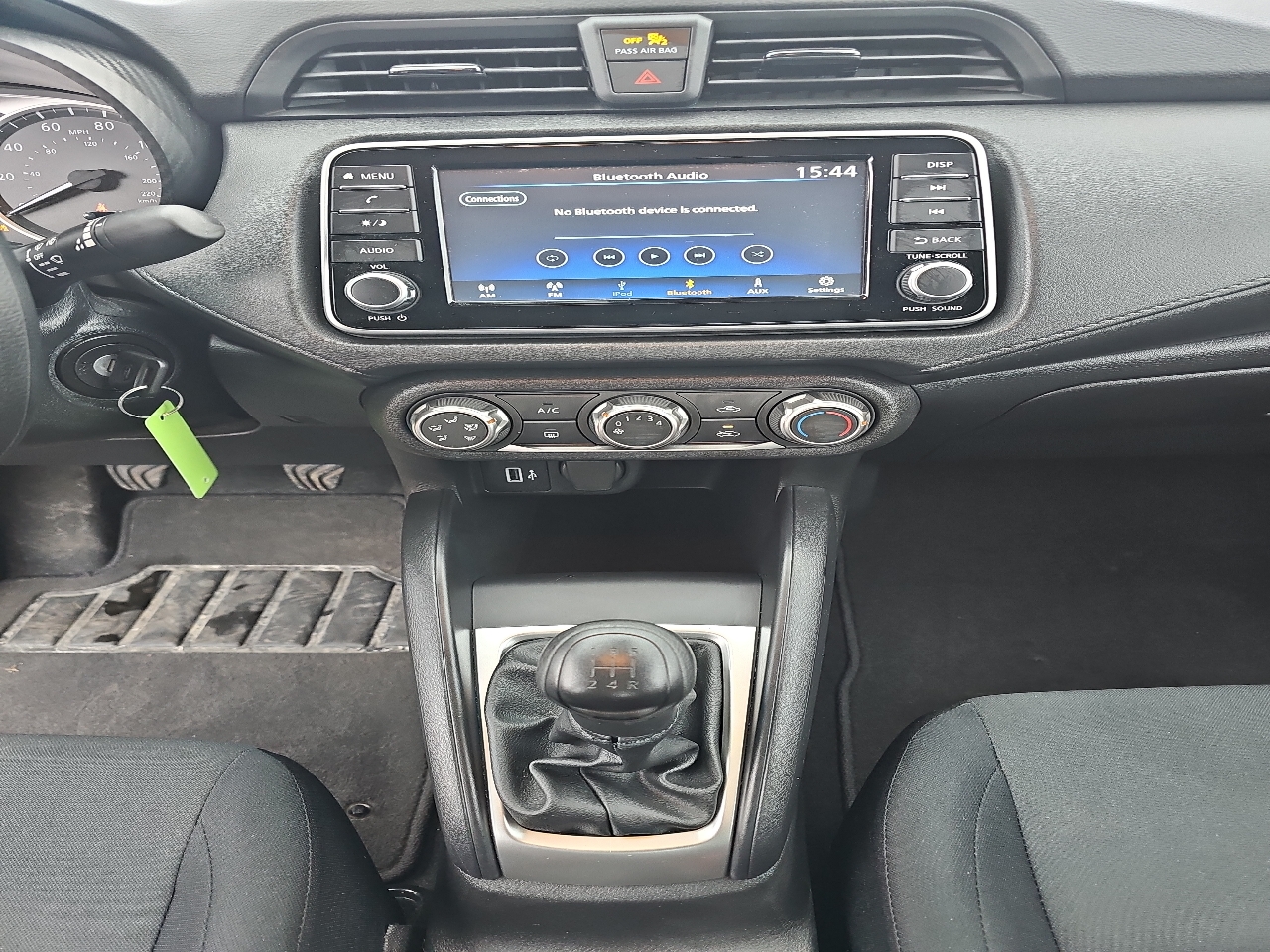Nissan Versa S 5MT 2024