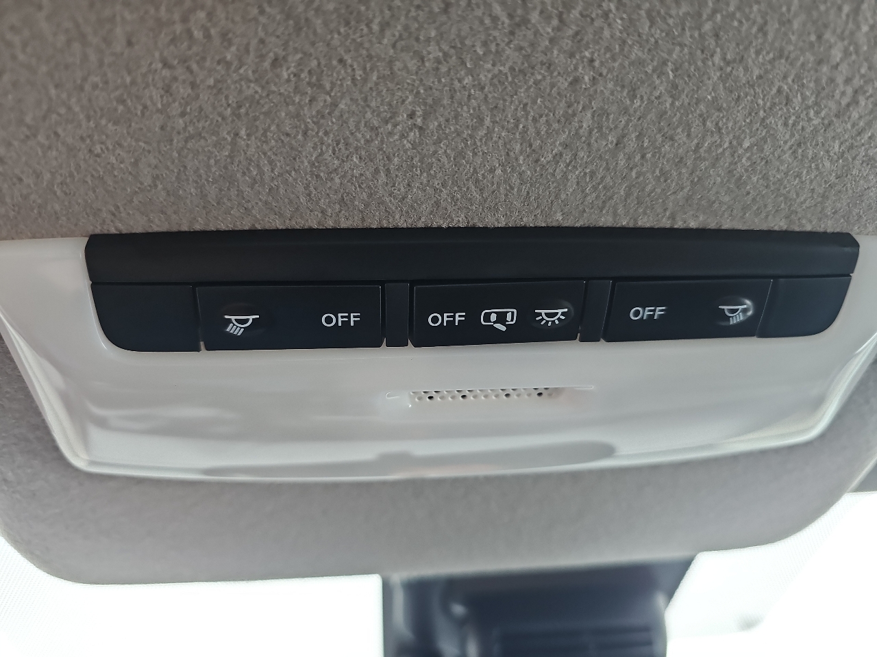 Nissan Versa S 5MT 2024