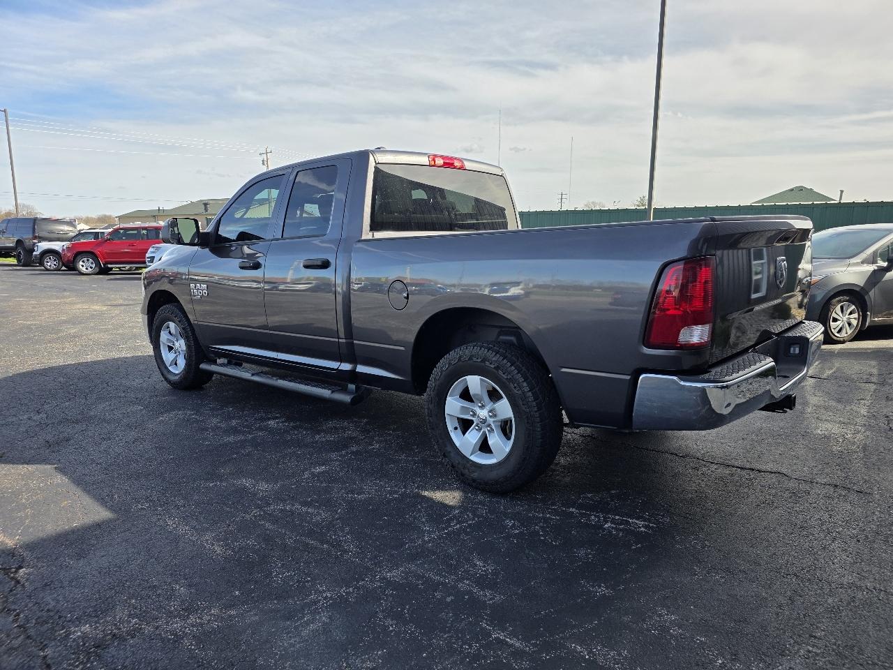 RAM 1500 Classic Tradesman Quad Cab 4WD 2021