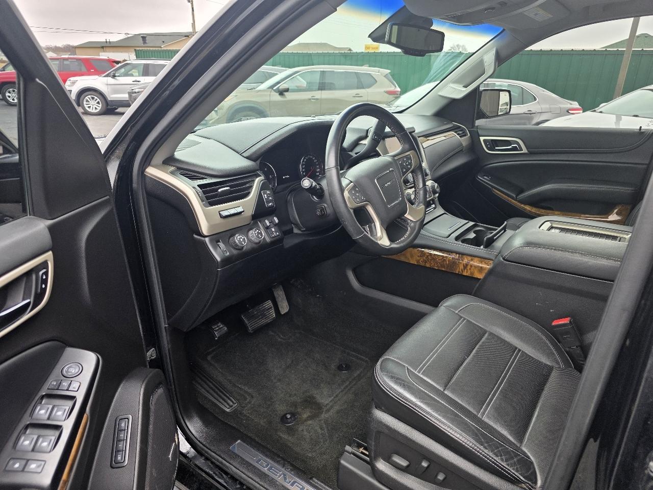 GMC Yukon Denali 4WD 2016