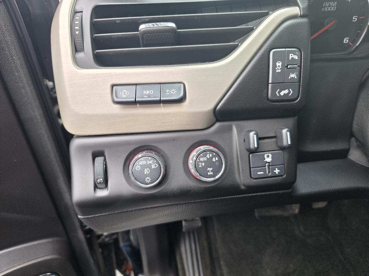 GMC Yukon Denali 4WD 2016