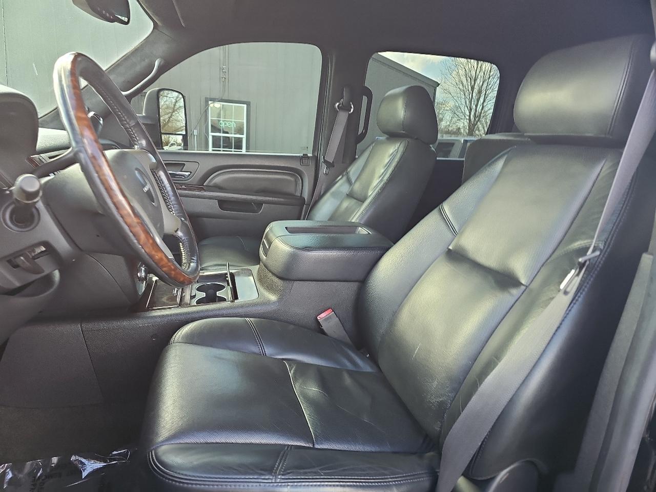 GMC Sierra 2500HD Denali Crew Cab 4WD 2011