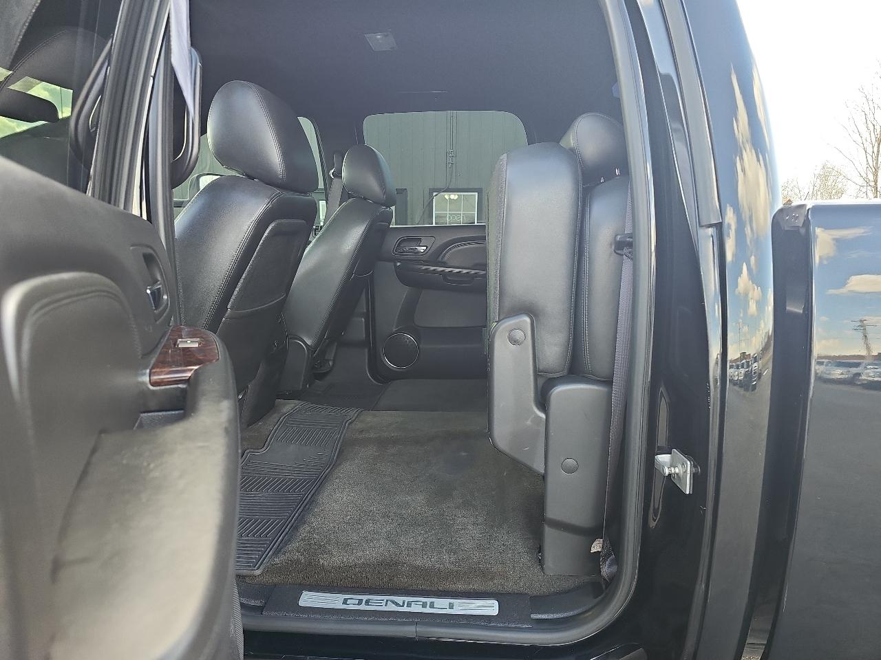 GMC Sierra 2500HD Denali Crew Cab 4WD 2011