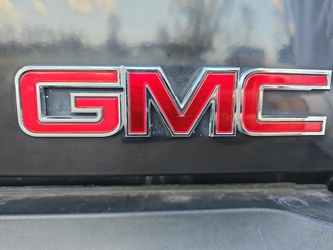 GMC Sierra 2500HD Denali Crew Cab 4WD 2011