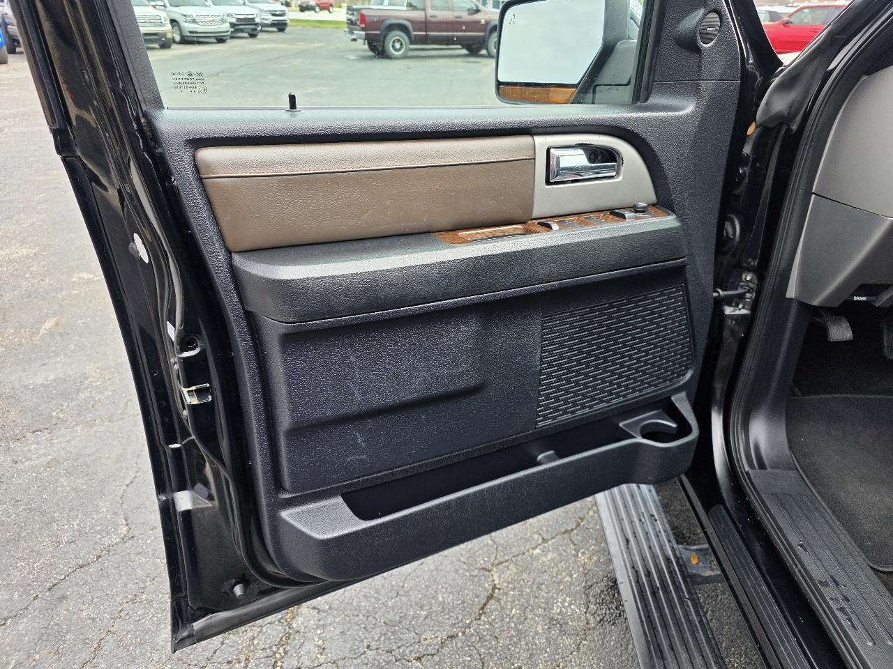 Ford Expedition King Ranch 4D SUV RWD 2016