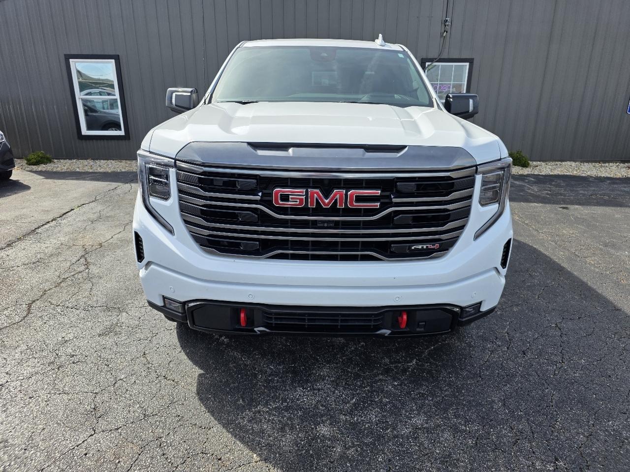 GMC Sierra 1500 AT4 Crew Cab 4WD 2022