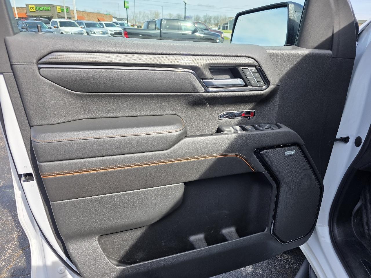 GMC Sierra 1500 AT4 Crew Cab 4WD 2022