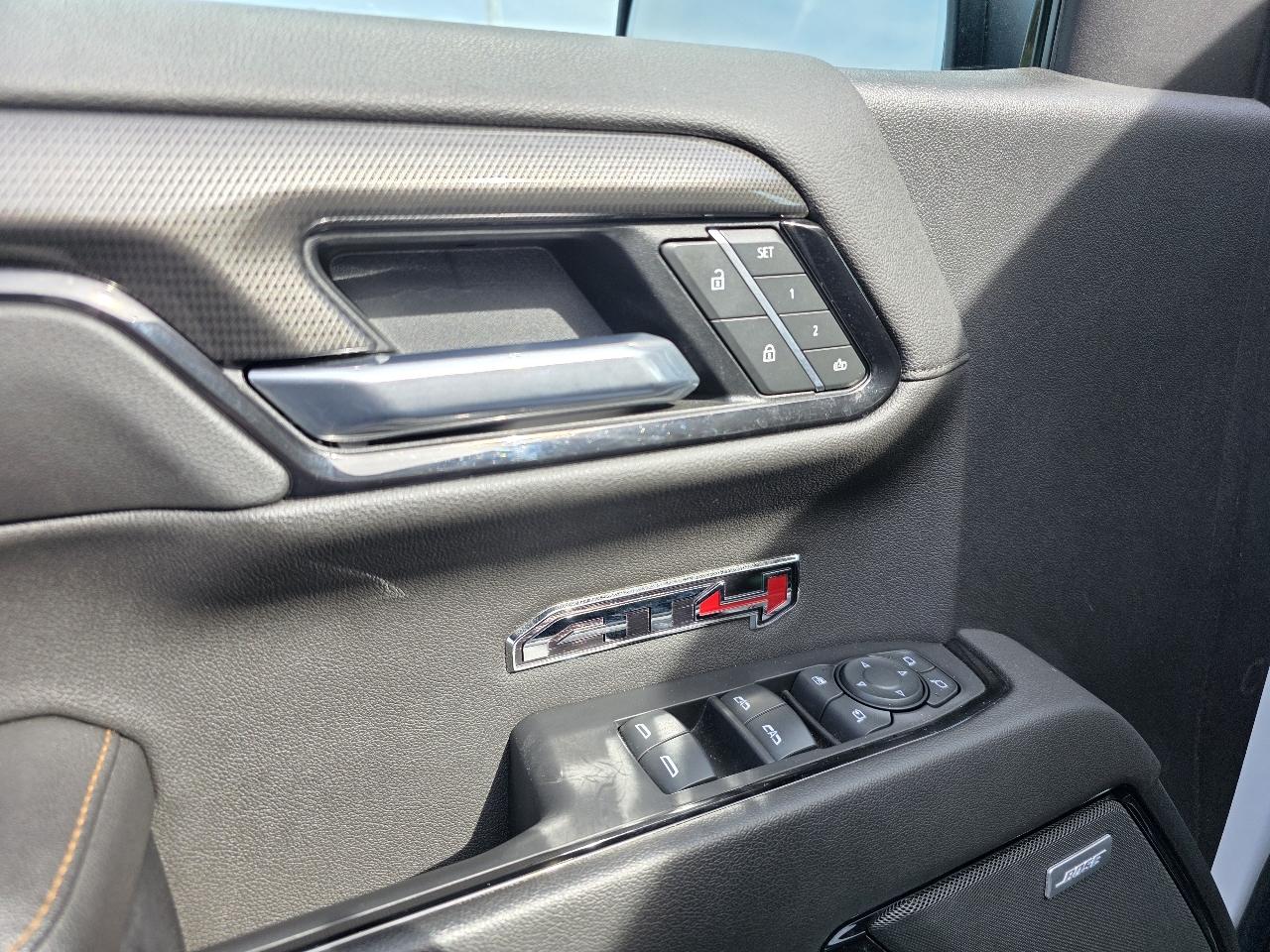 GMC Sierra 1500 AT4 Crew Cab 4WD 2022