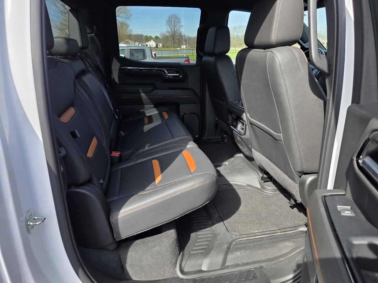 GMC Sierra 1500 AT4 Crew Cab 4WD 2022