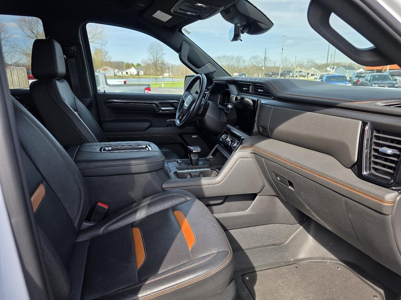 GMC Sierra 1500 AT4 Crew Cab 4WD 2022