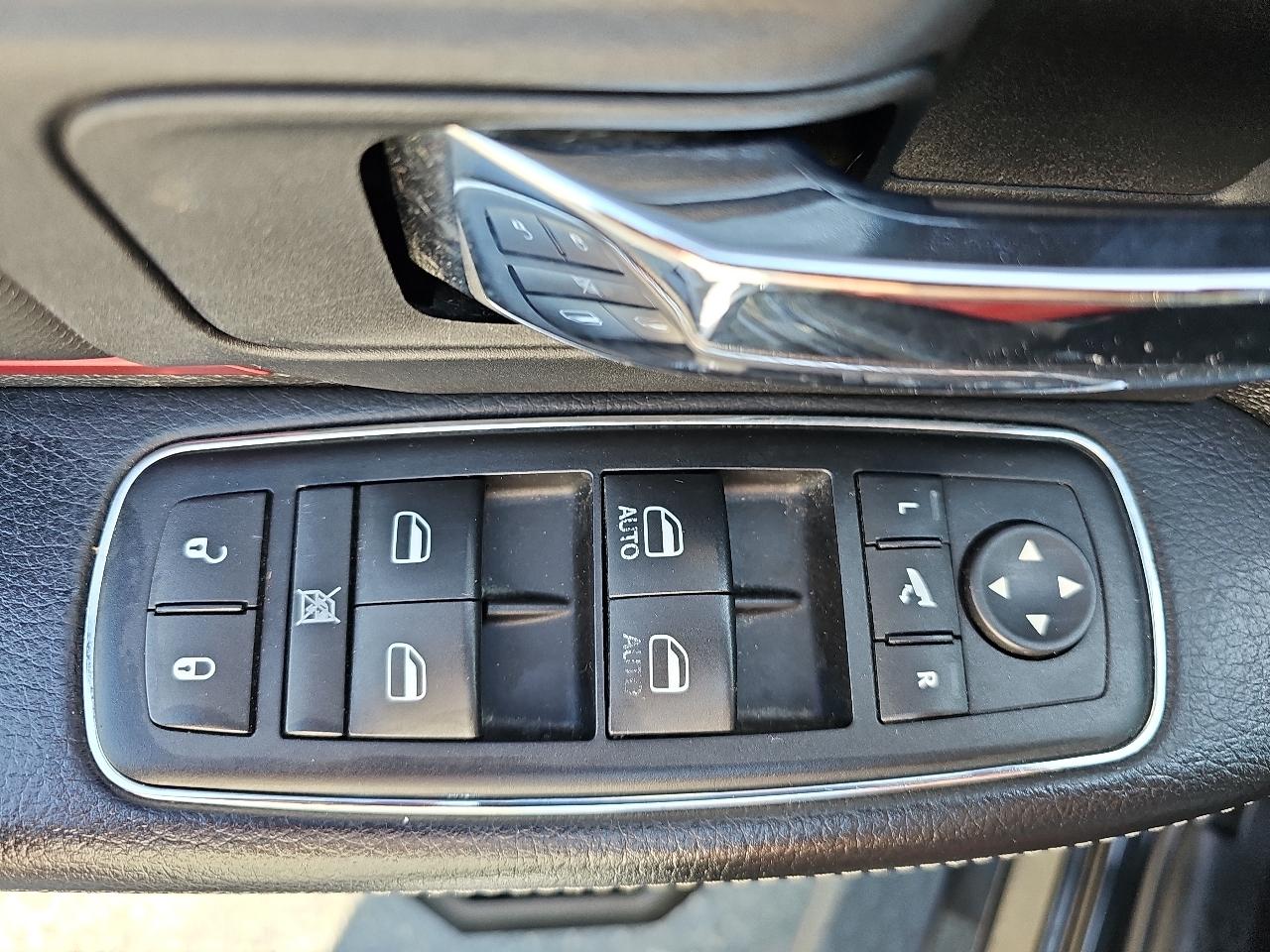 RAM 1500 Rebel Crew Cab SWB 4WD 2015