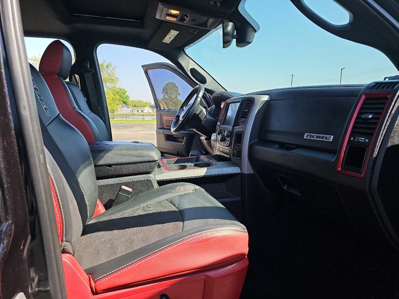 RAM 1500 Rebel Crew Cab SWB 4WD 2015