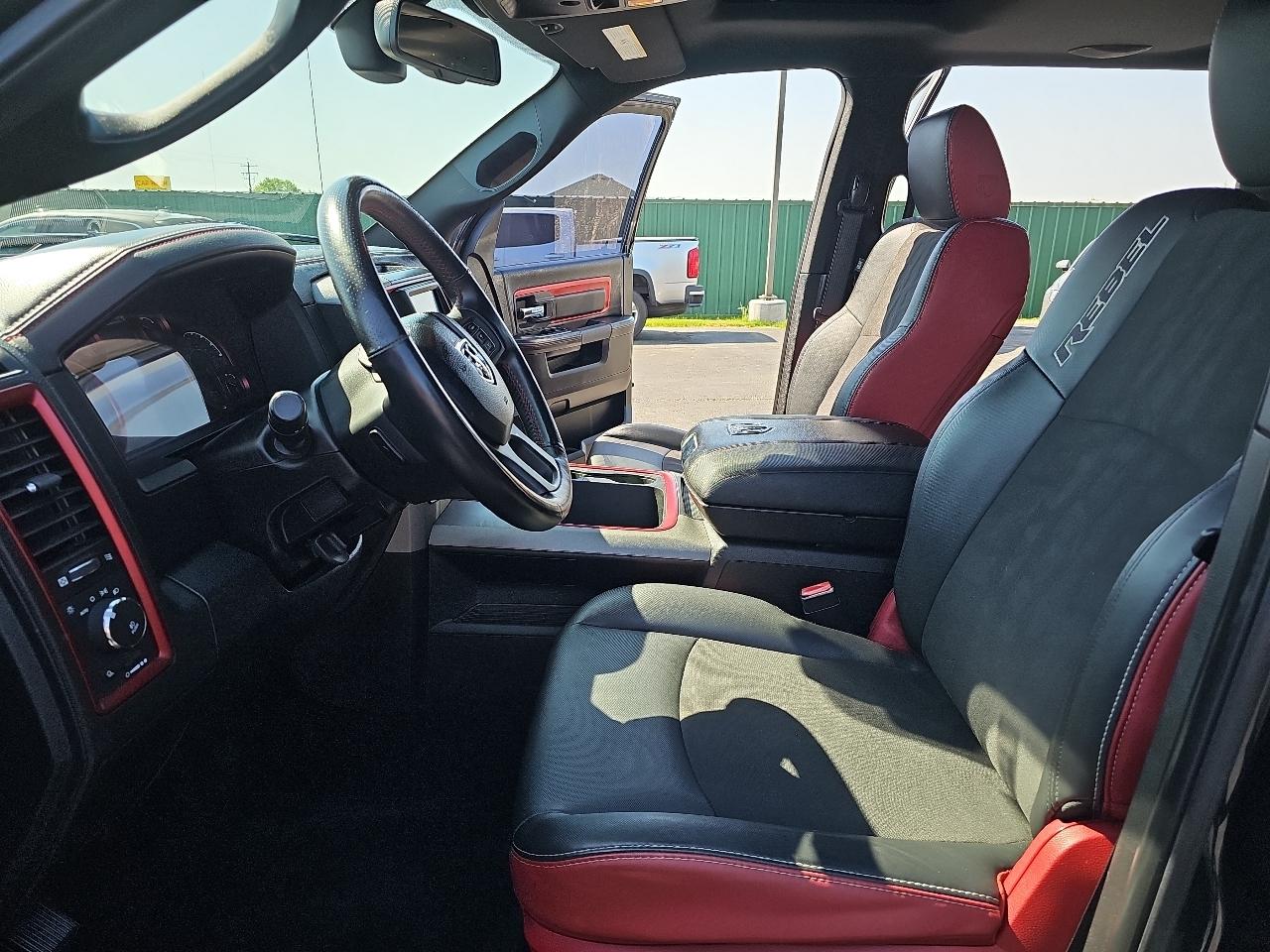 RAM 1500 Rebel Crew Cab SWB 4WD 2015