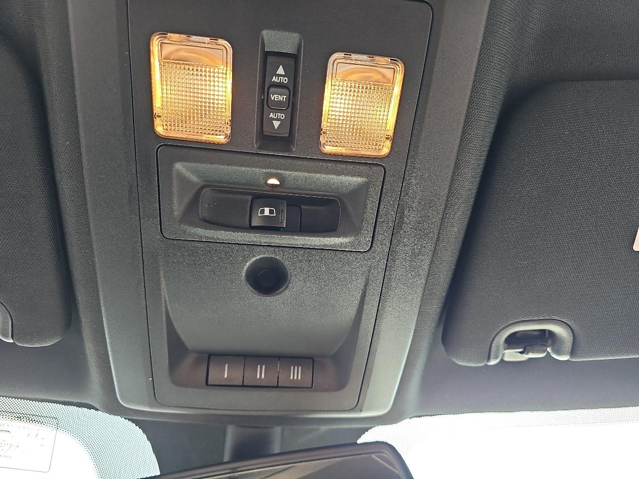 RAM 1500 Rebel Crew Cab SWB 4WD 2015