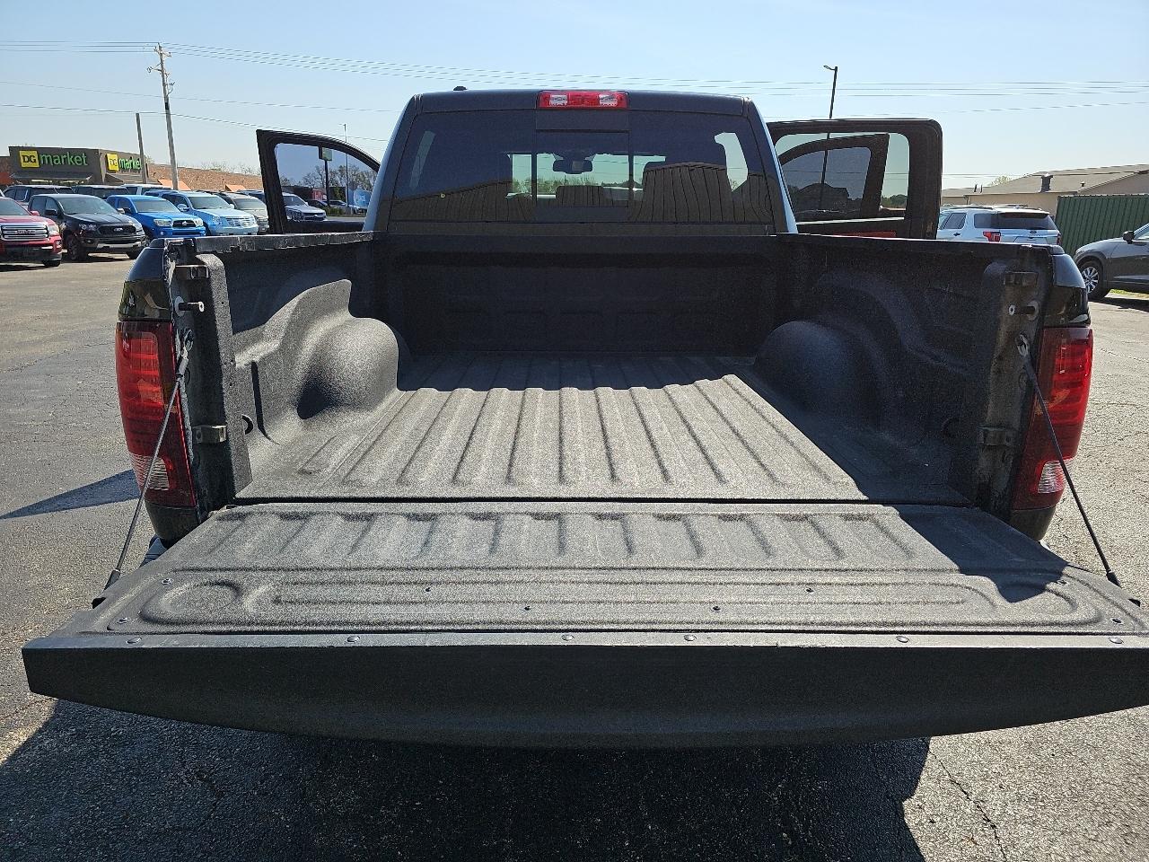 RAM 1500 Rebel Crew Cab SWB 4WD 2015