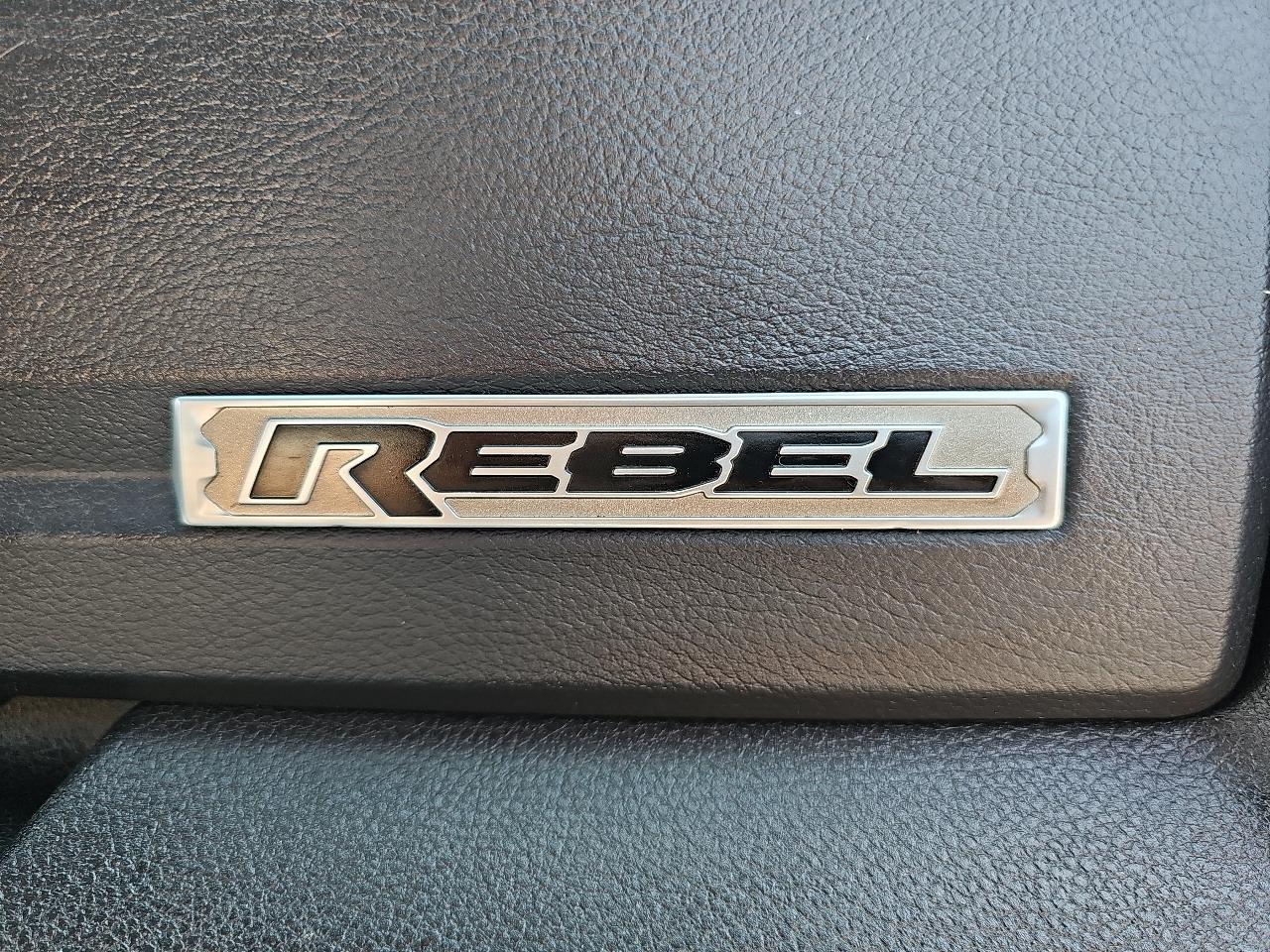 RAM 1500 Rebel Crew Cab SWB 4WD 2015