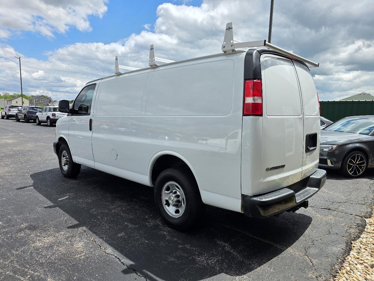 Chevrolet Express Van 2500 135" WB 2021