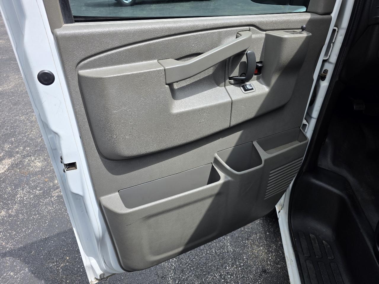 Chevrolet Express Van 2500 135" WB 2021