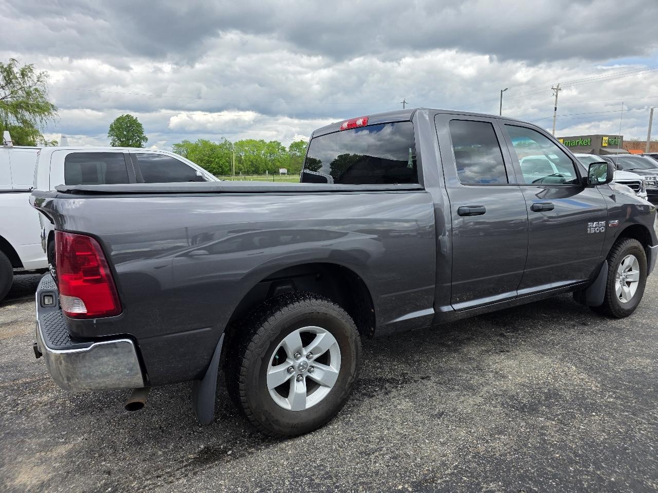 RAM 1500 Tradesman Quad Cab 4WD 2015
