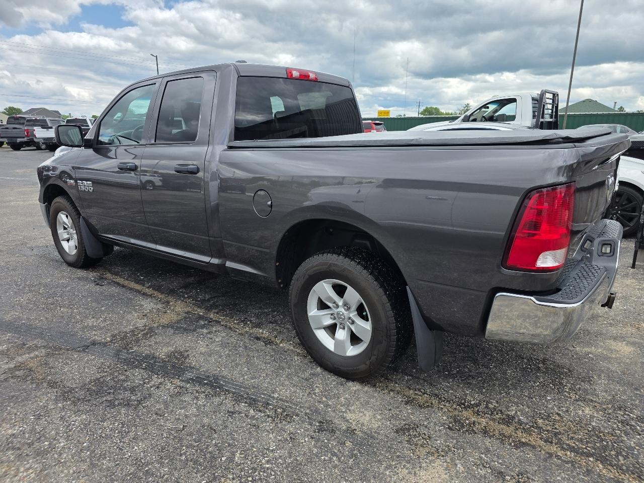 RAM 1500 Tradesman Quad Cab 4WD 2015