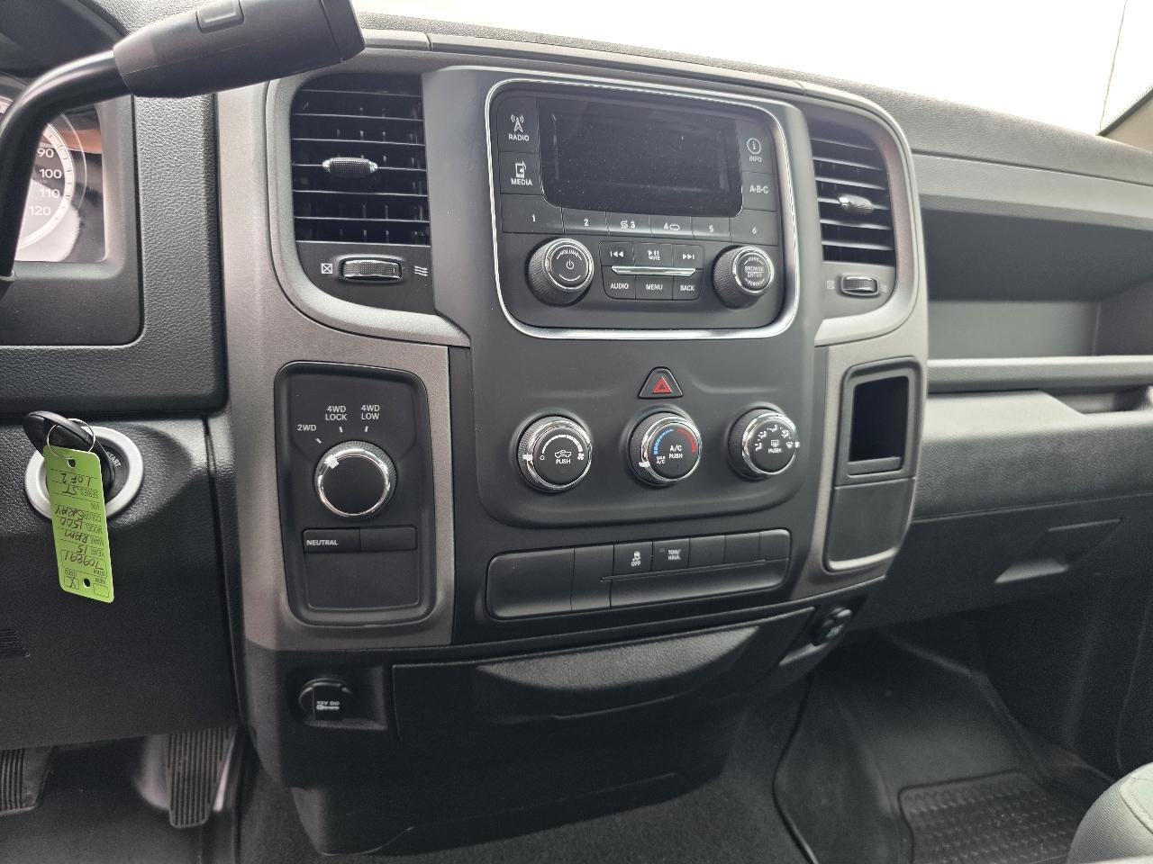 RAM 1500 Tradesman Quad Cab 4WD 2015
