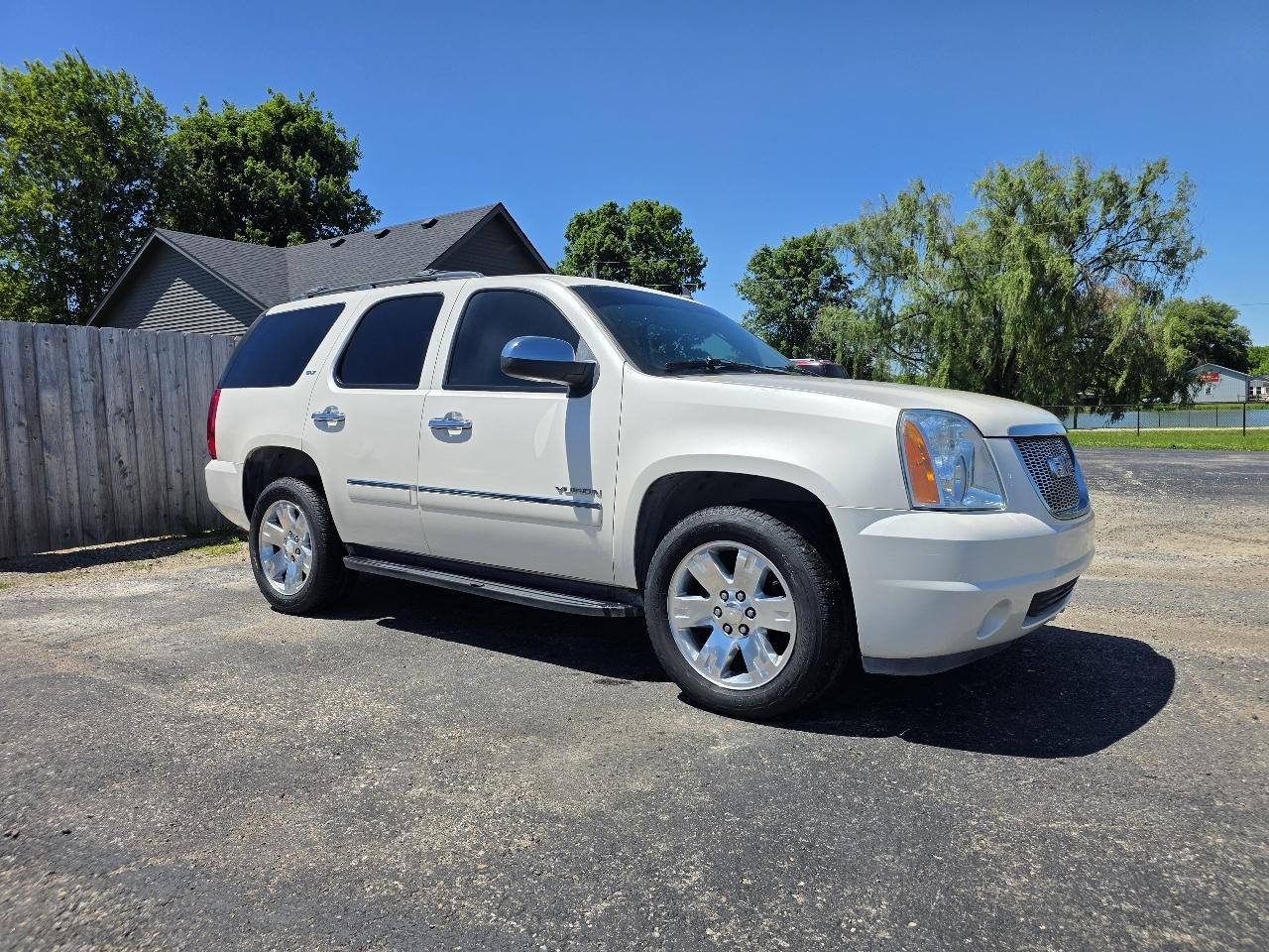 GMC Yukon SLT 4WD 2013