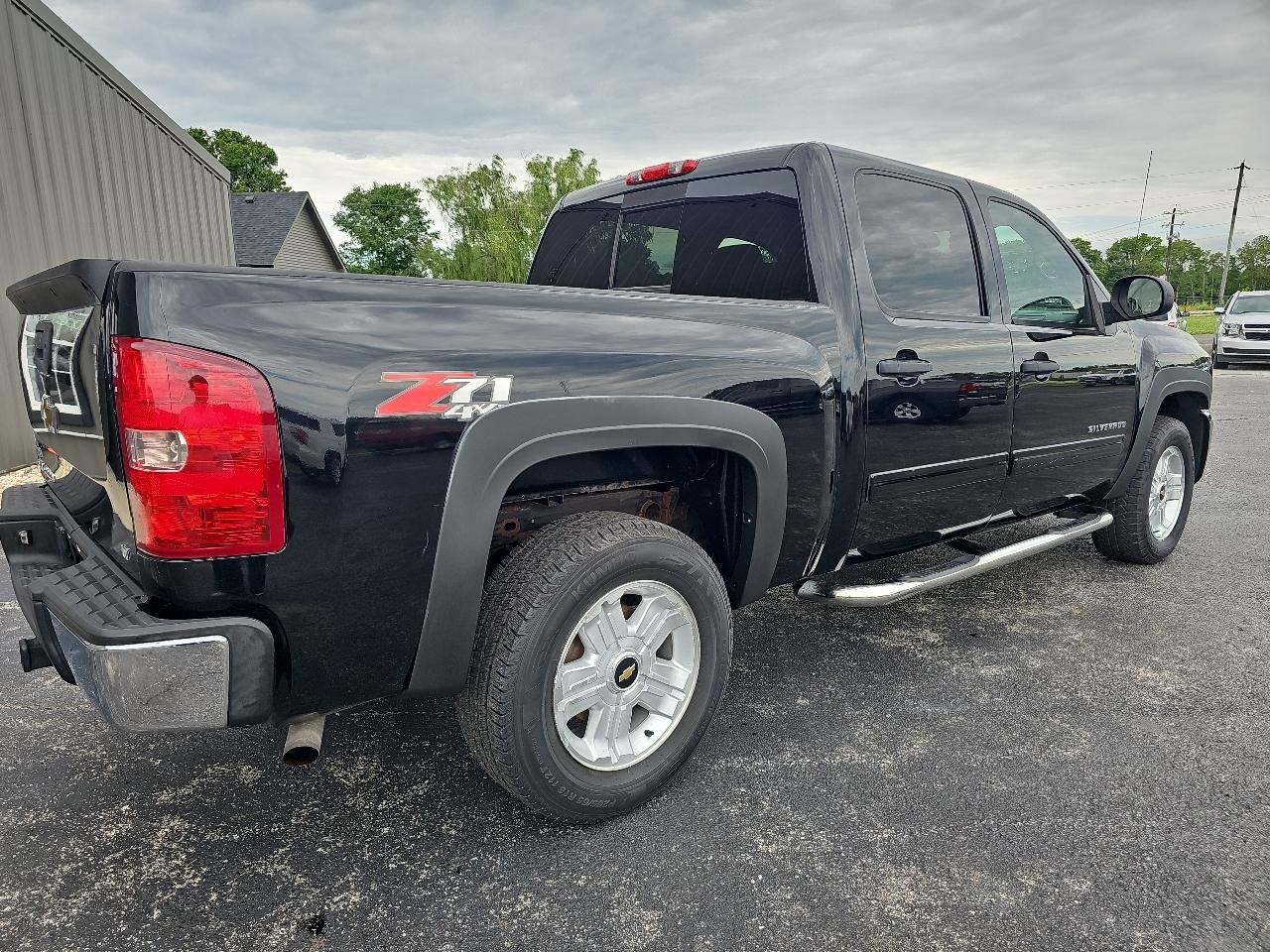 Chevrolet Silverado 1500 LT Crew Cab 4WD 2011