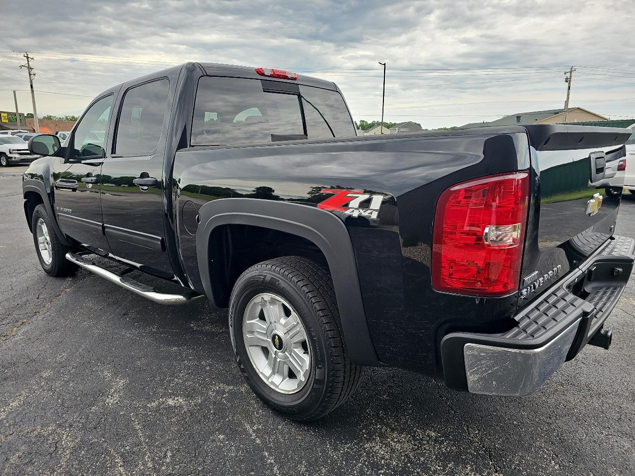 Chevrolet Silverado 1500 LT Crew Cab 4WD 2011