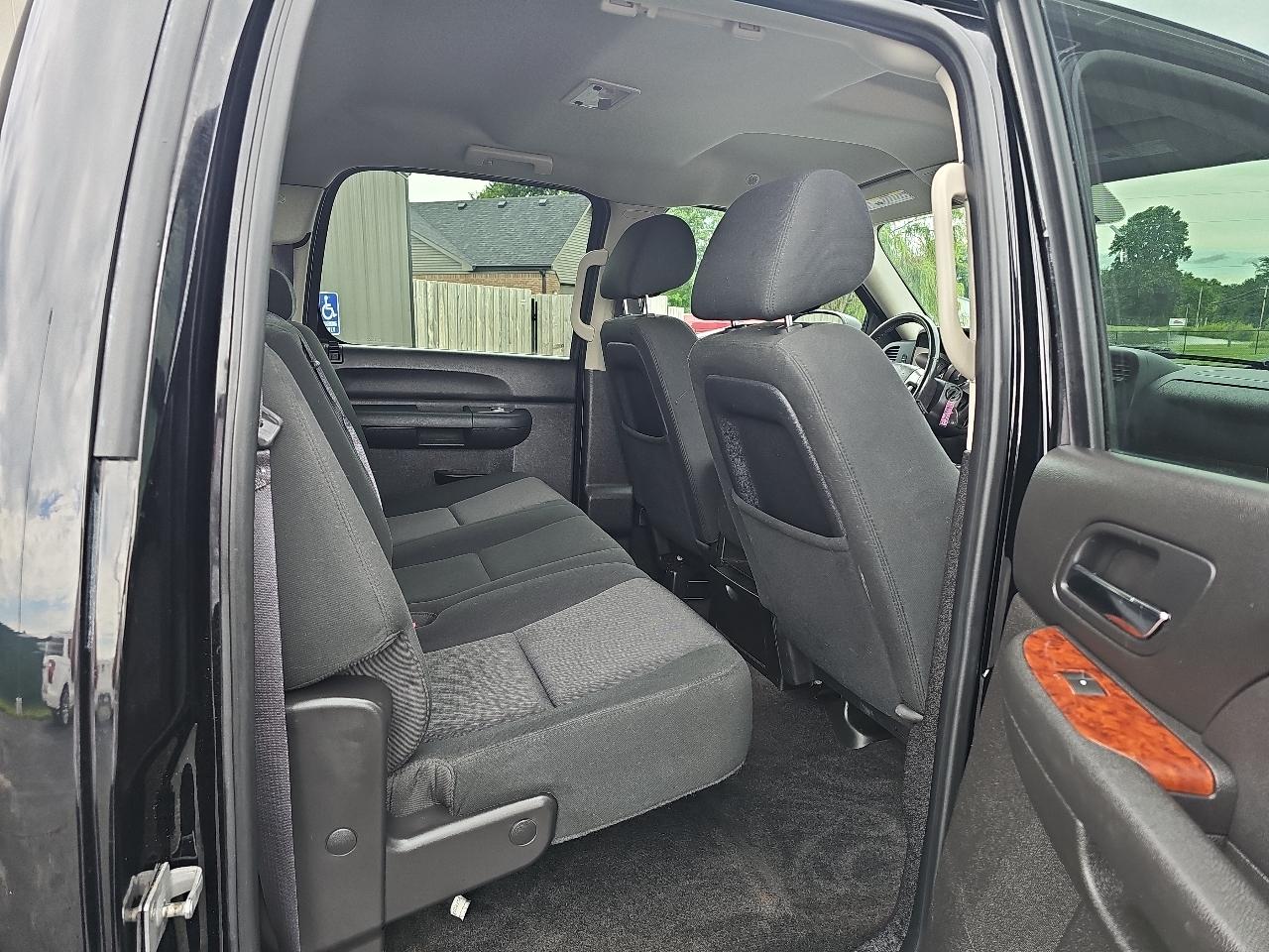 Chevrolet Silverado 1500 LT Crew Cab 4WD 2011