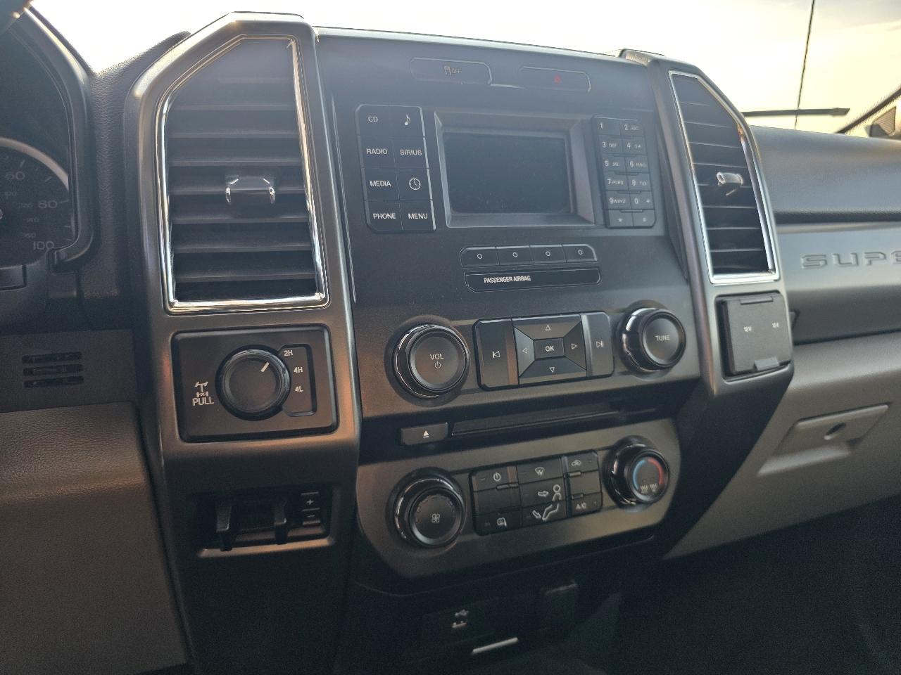 Ford F-250 SD XLT SuperCab 4WD 2017
