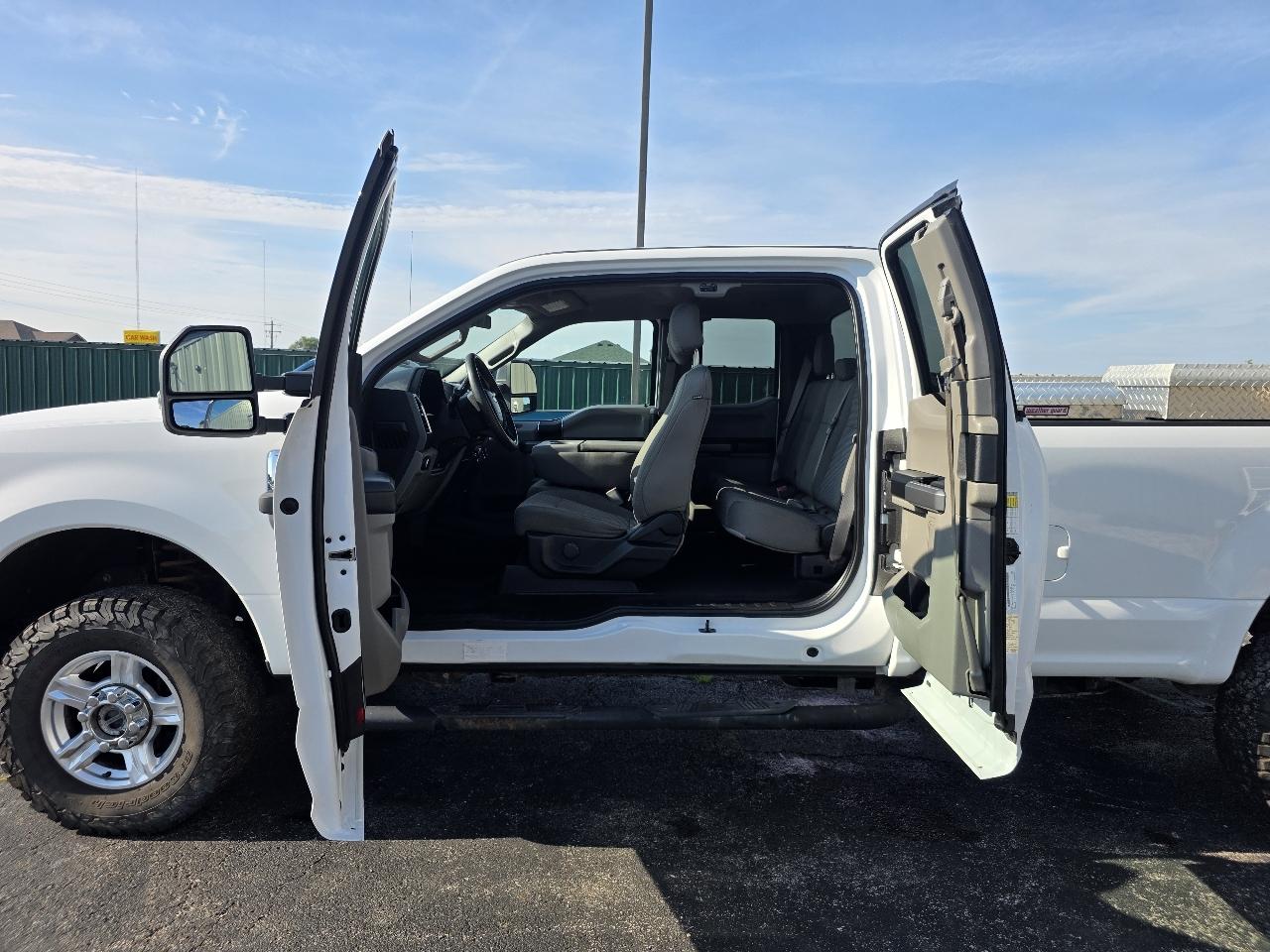 Ford F-250 SD XLT SuperCab 4WD 2017