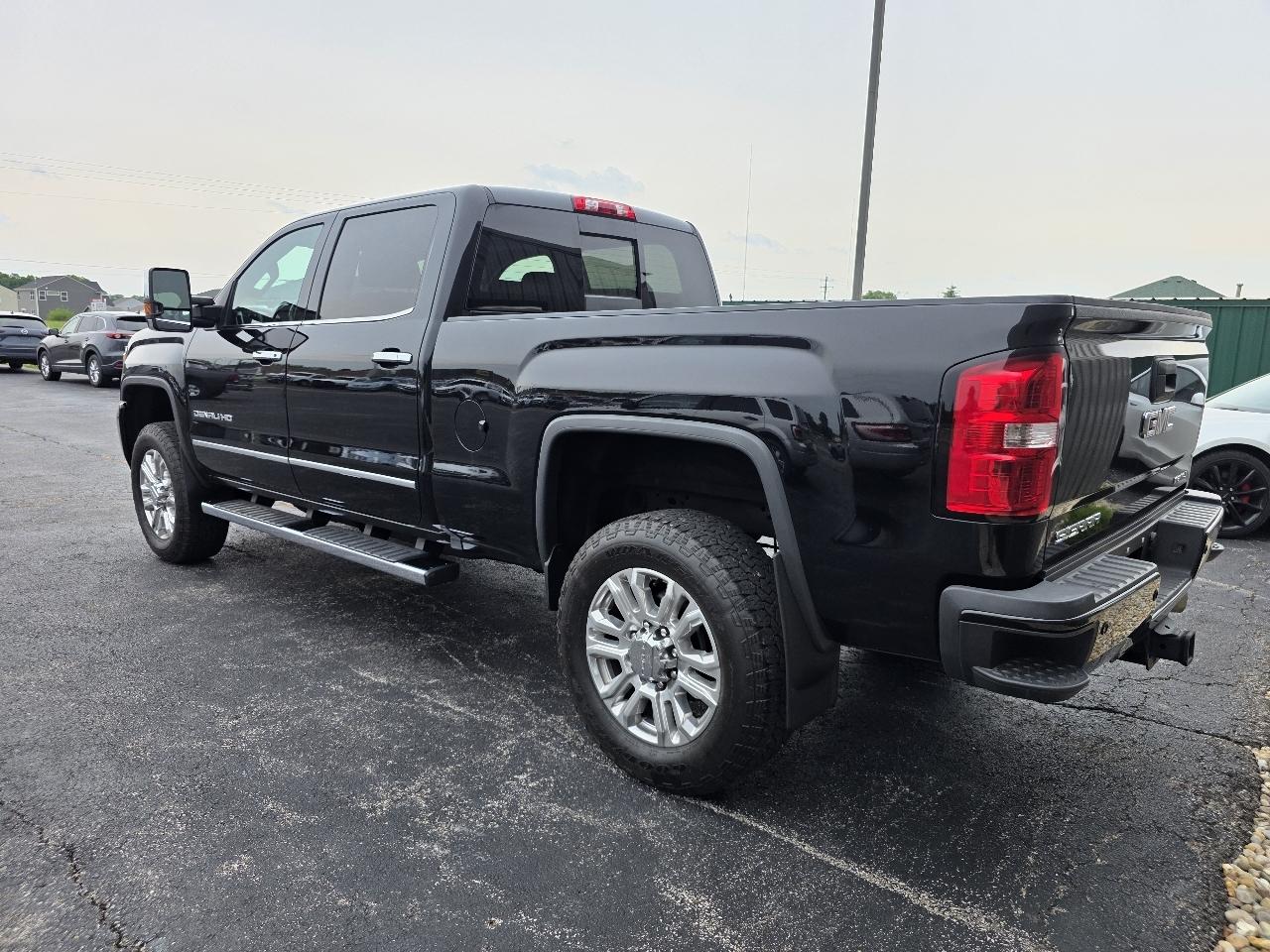 GMC Sierra 2500HD Denali Crew Cab 4WD 2016