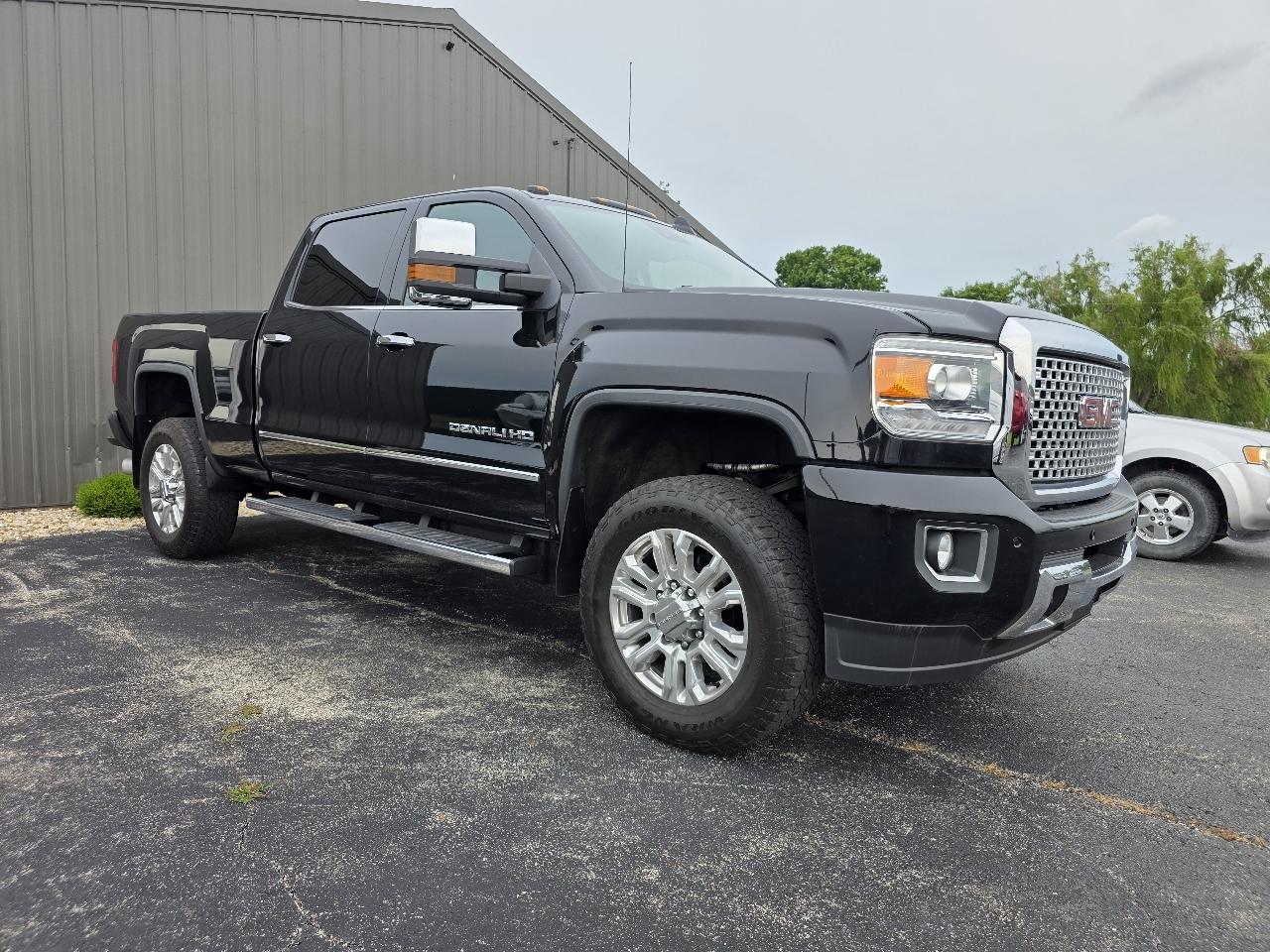 GMC Sierra 2500HD Denali Crew Cab 4WD 2016