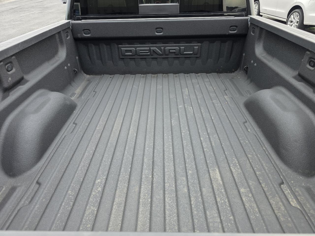 GMC Sierra 2500HD Denali Crew Cab 4WD 2016