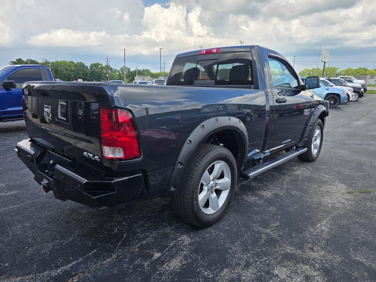 RAM 1500 4WD Reg Cab 120.5" Express 2013
