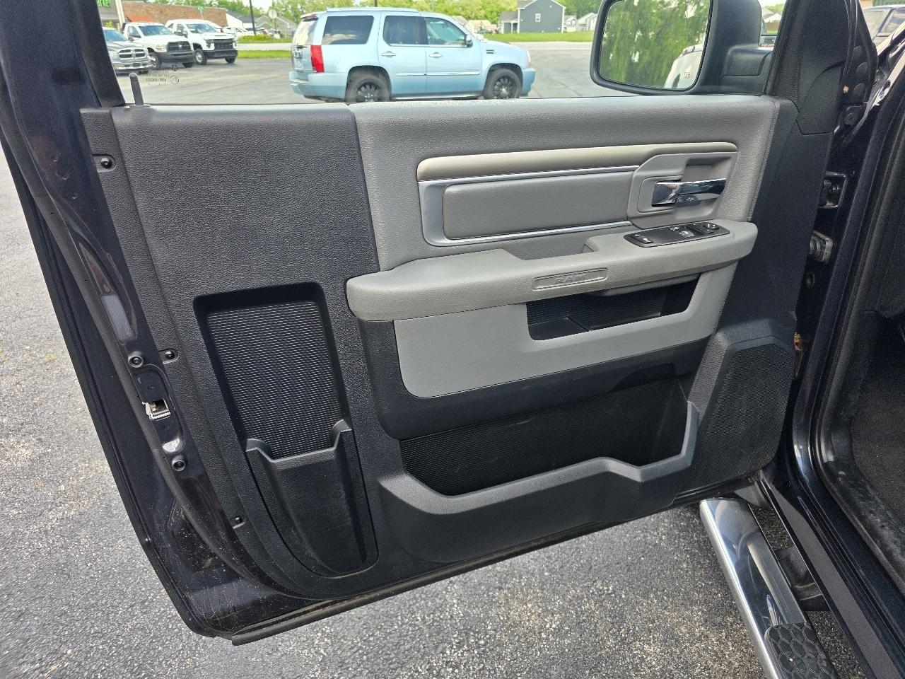 RAM 1500 4WD Reg Cab 120.5" Express 2013