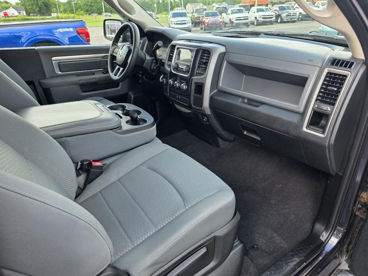 RAM 1500 4WD Reg Cab 120.5" Express 2013