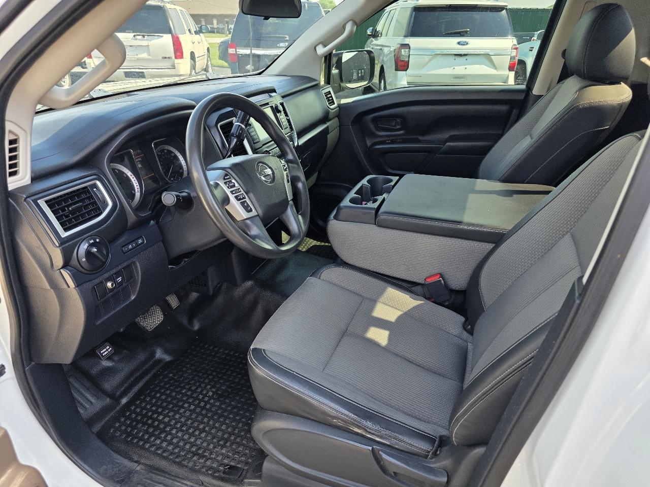 Nissan Titan S Regular Cab 4WD 2019