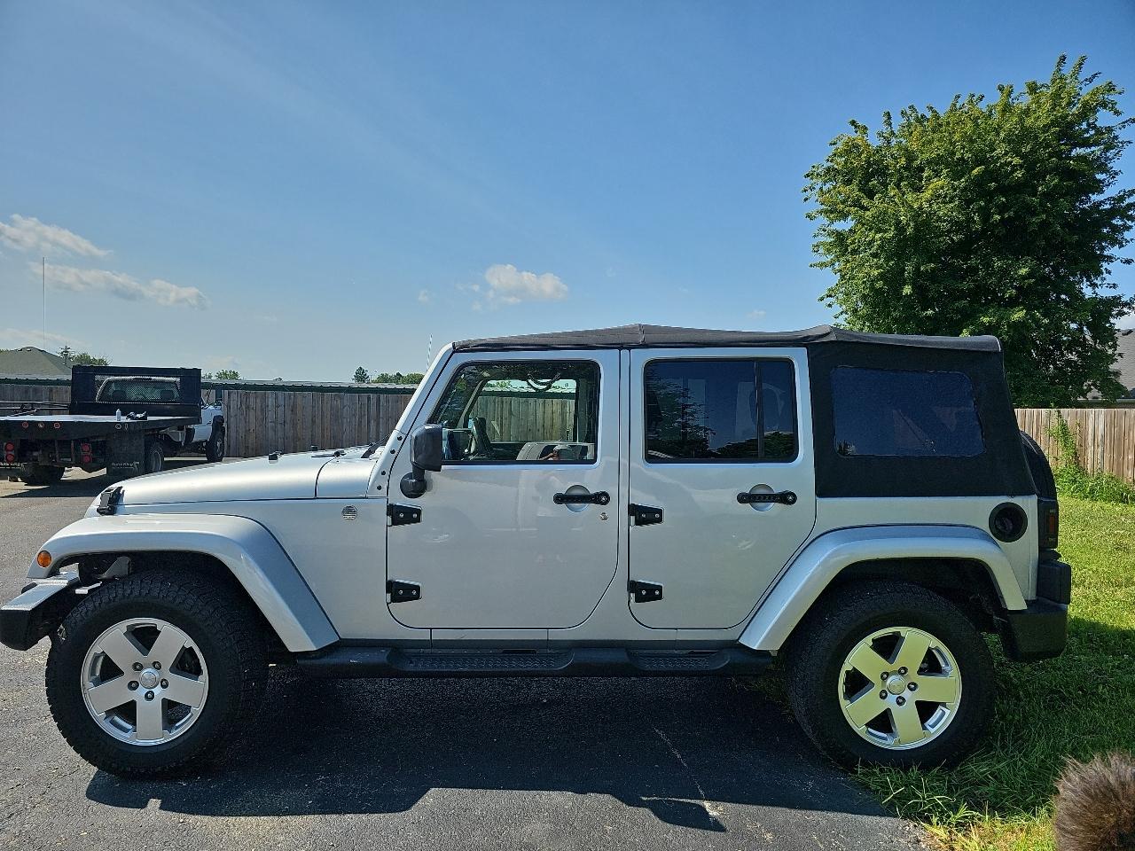 Jeep Wrangler Unlimited Sahara 4WD 2010