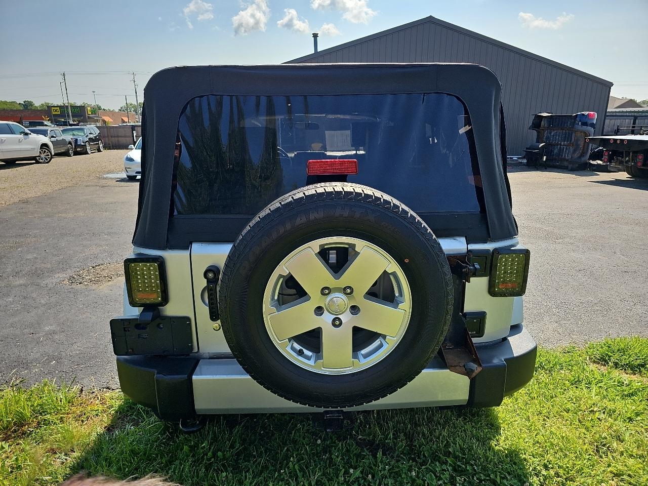 Jeep Wrangler Unlimited Sahara 4WD 2010
