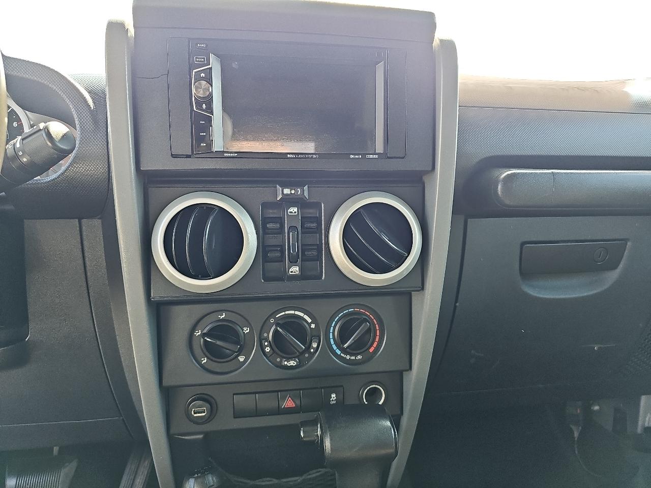 Jeep Wrangler Unlimited Sahara 4WD 2010