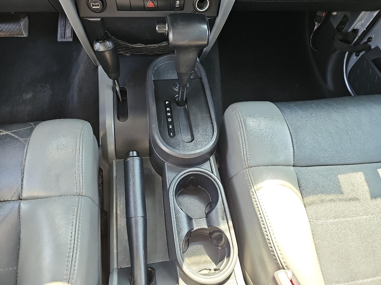 Jeep Wrangler Unlimited Sahara 4WD 2010