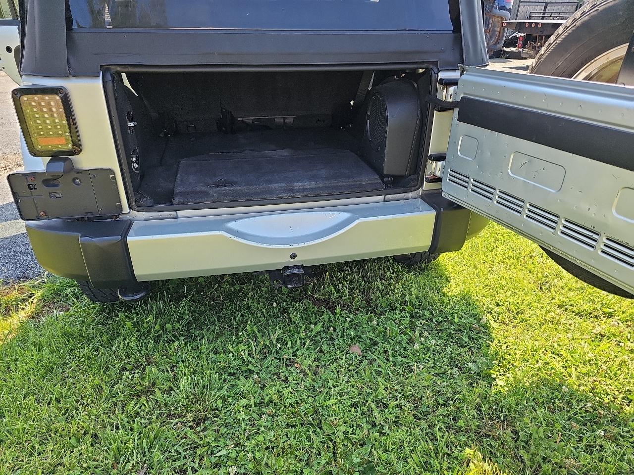Jeep Wrangler Unlimited Sahara 4WD 2010