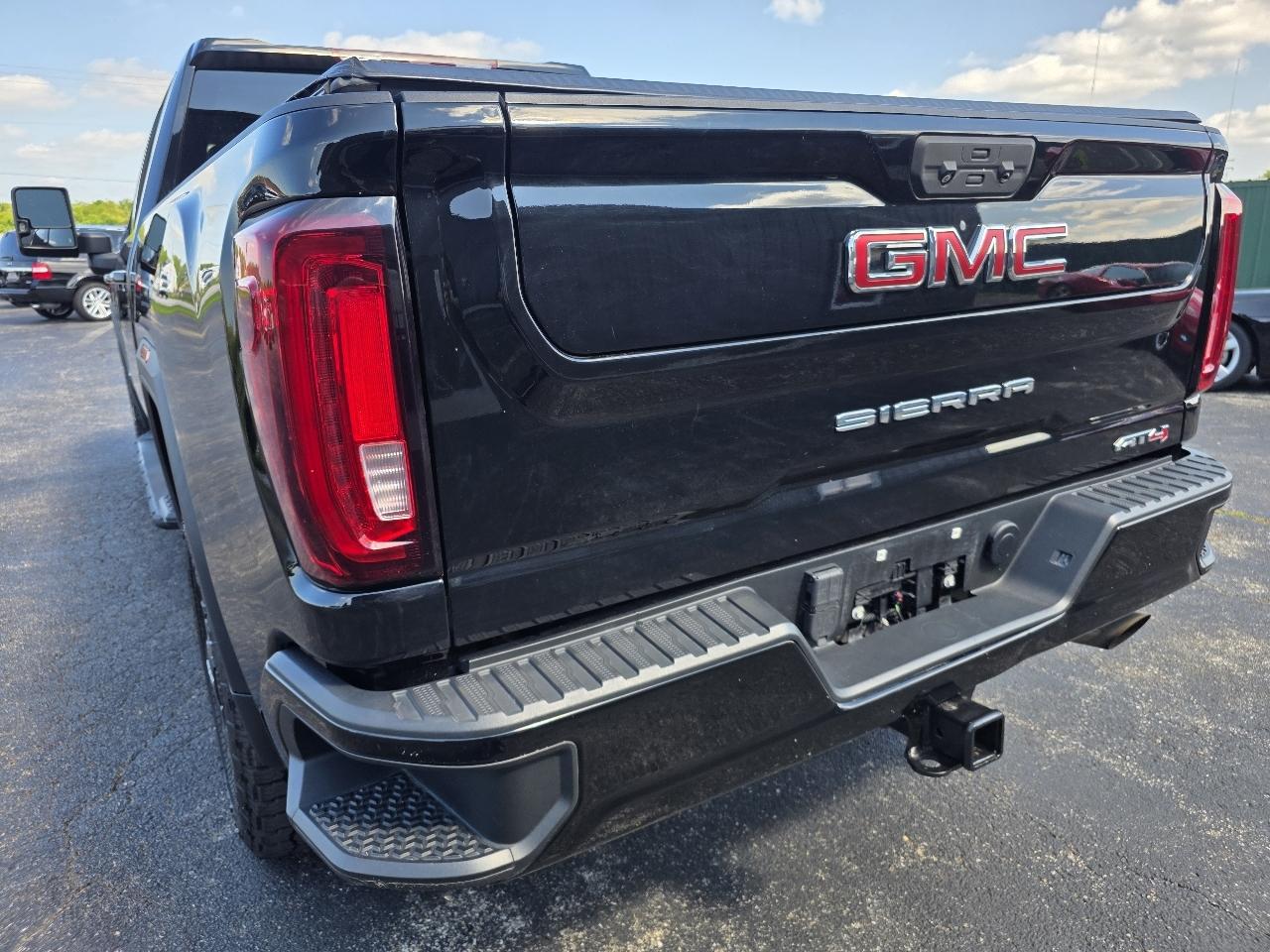 GMC Sierra 2500HD AT4 Crew Cab 4WD 2021