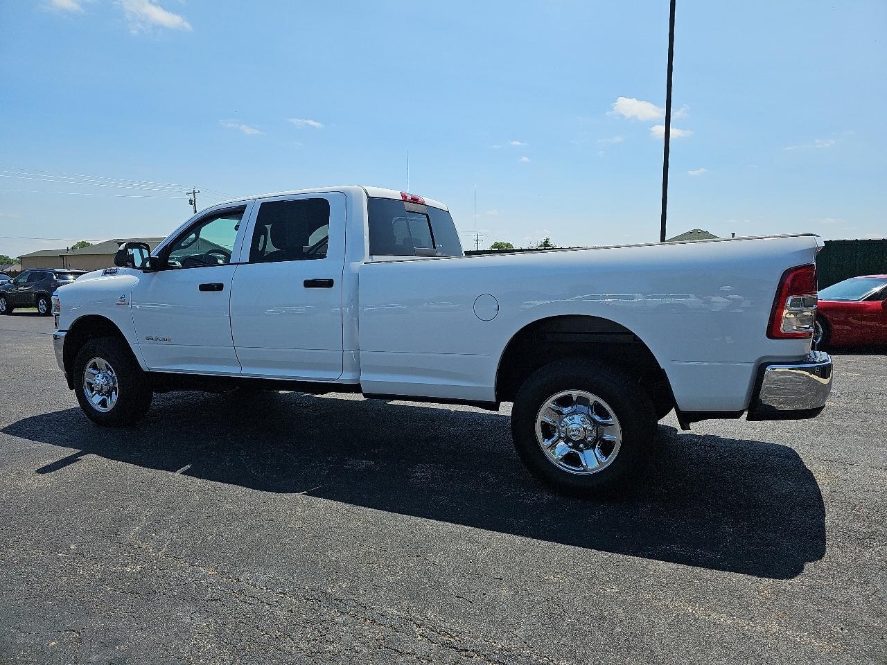 RAM 3500 Tradesman Crew Cab 4WD 2022