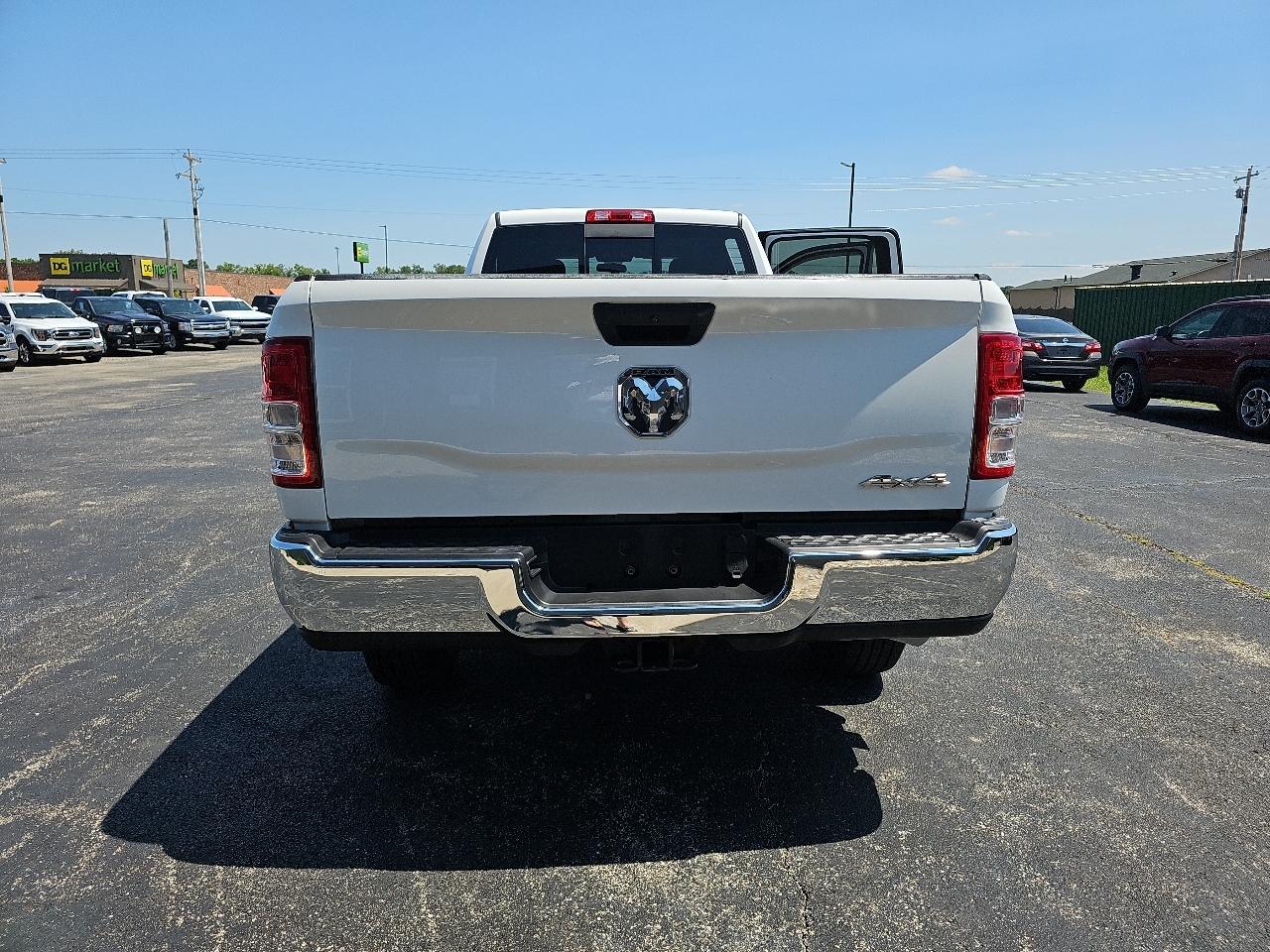 RAM 3500 Tradesman Crew Cab 4WD 2022