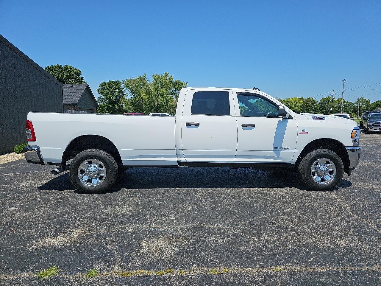 RAM 3500 Tradesman Crew Cab 4WD 2022