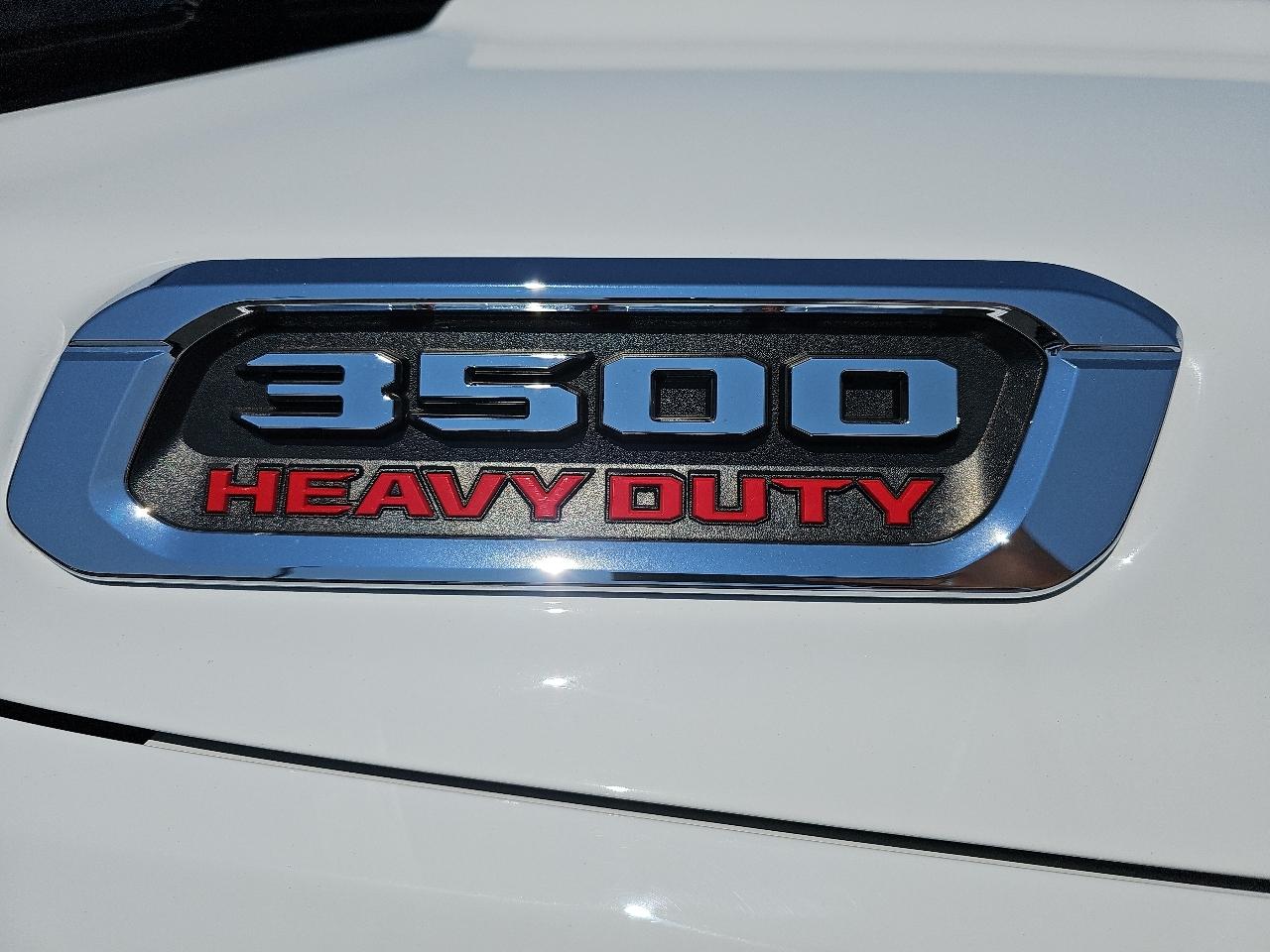 RAM 3500 Tradesman Crew Cab 4WD 2022