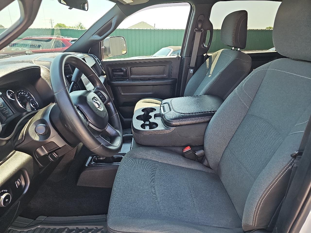 RAM 3500 Tradesman Crew Cab 4WD 2022