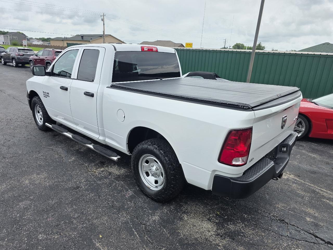 RAM 1500 Classic Tradesman Quad Cab 4WD 2021